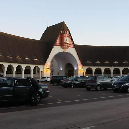 Suzon A 5 Minutes De La Plage